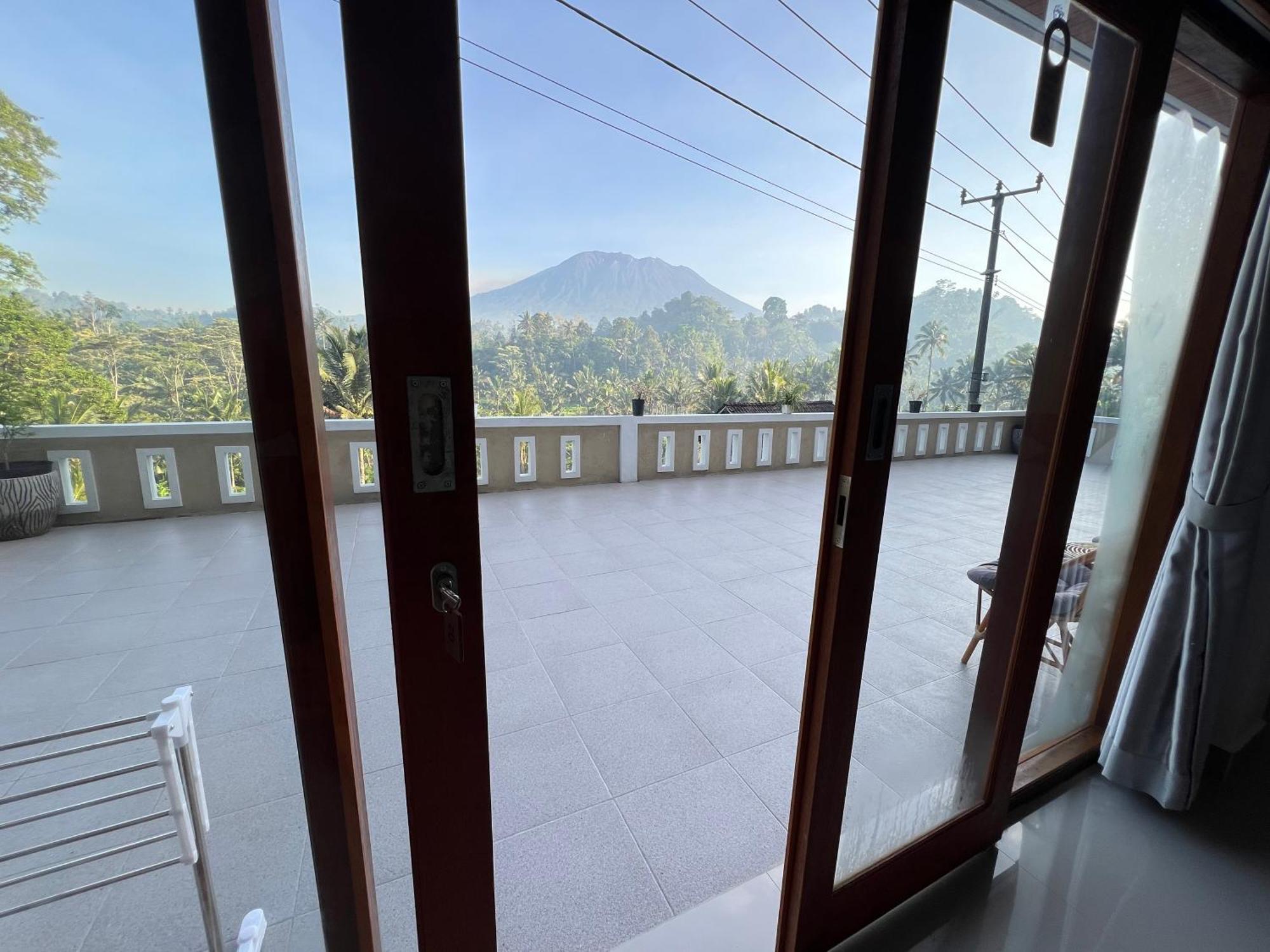Bisbis House Iseh Village Selat Buitenkant foto