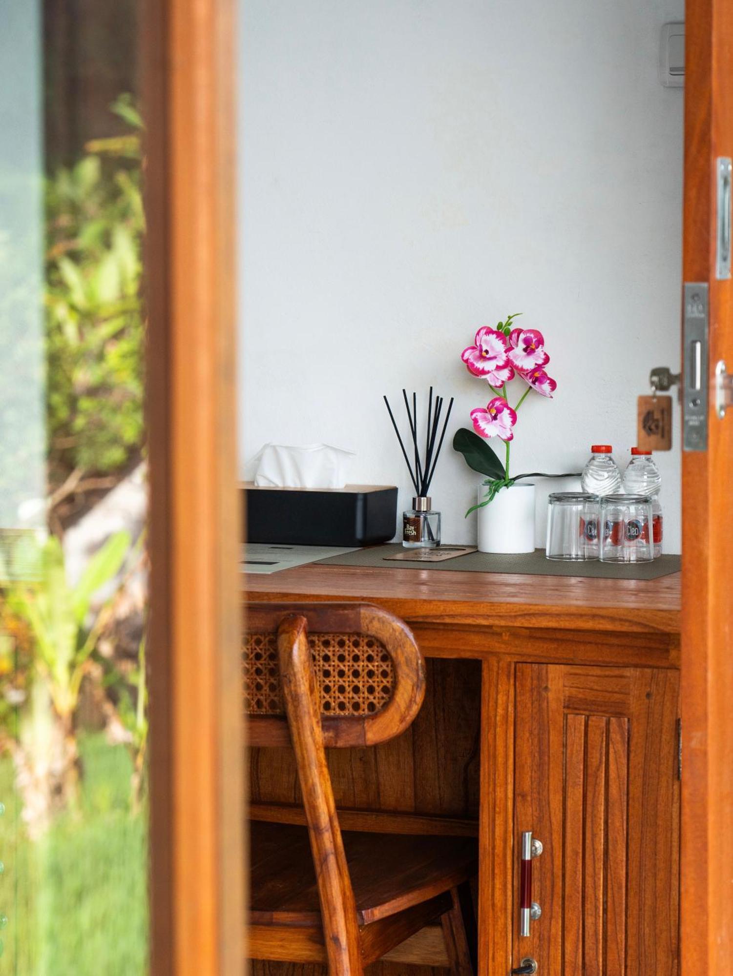 Bisbis House Iseh Village Selat Buitenkant foto