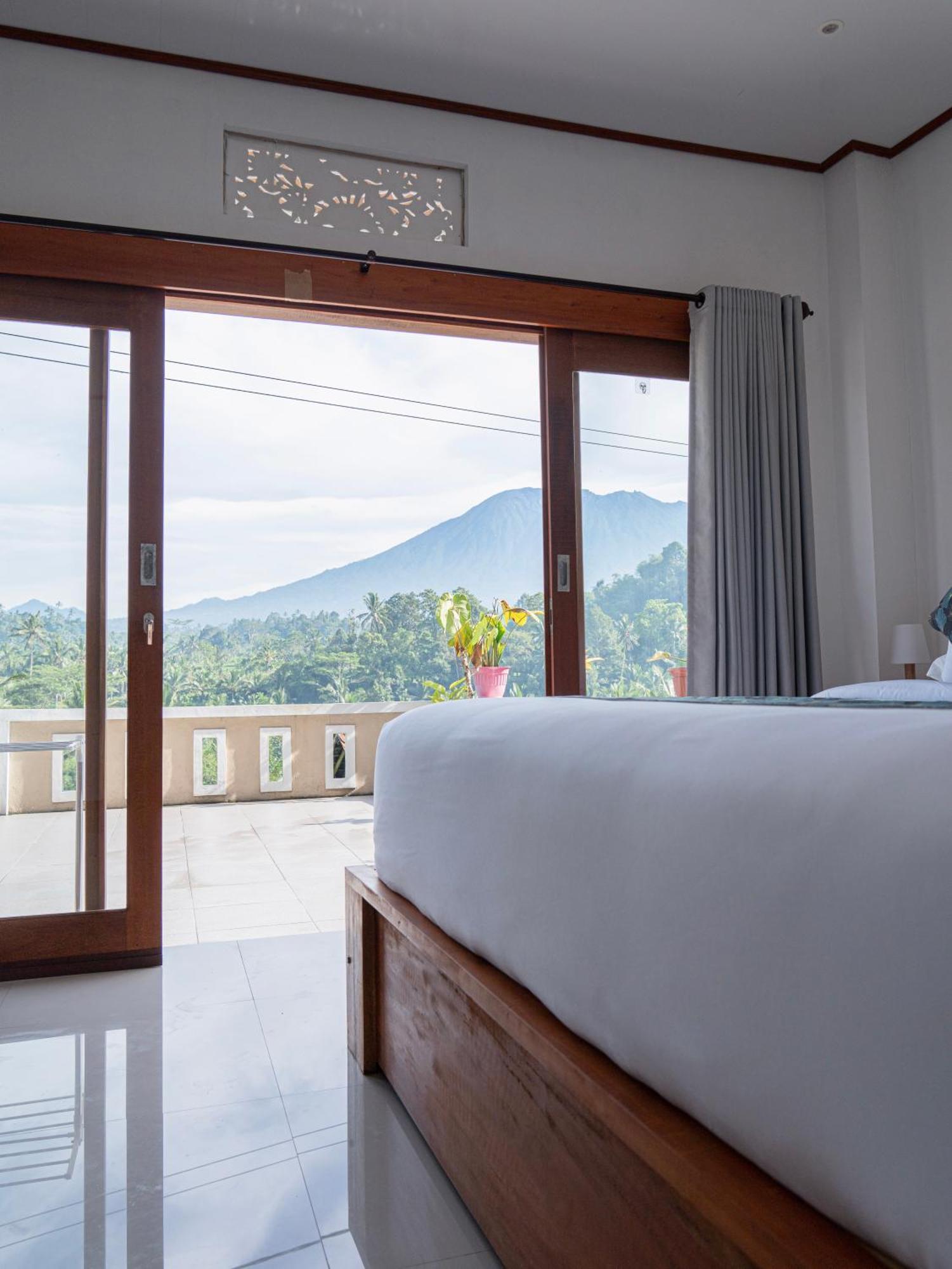Bisbis House Iseh Village Selat Buitenkant foto