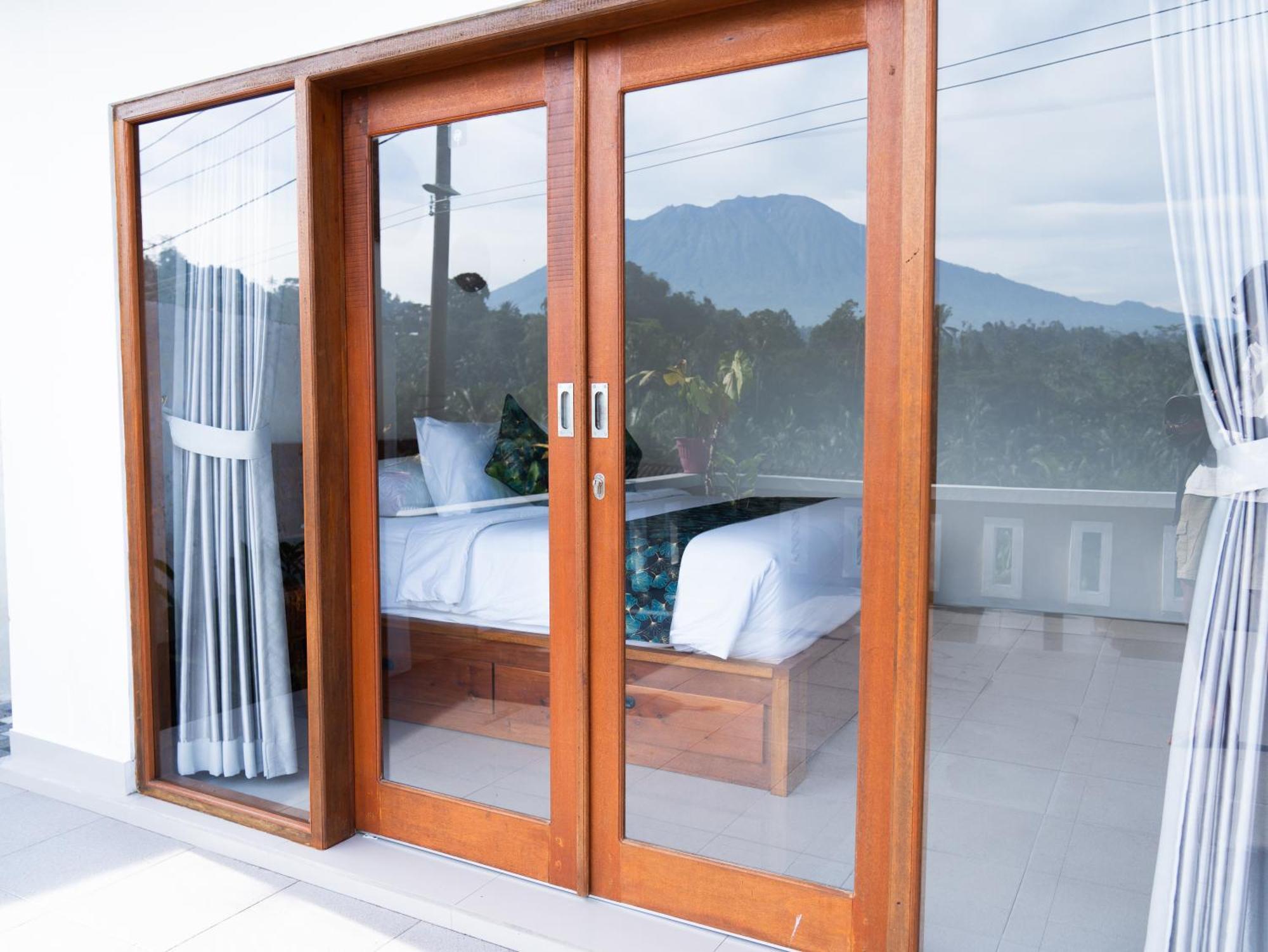 Bisbis House Iseh Village Selat Buitenkant foto