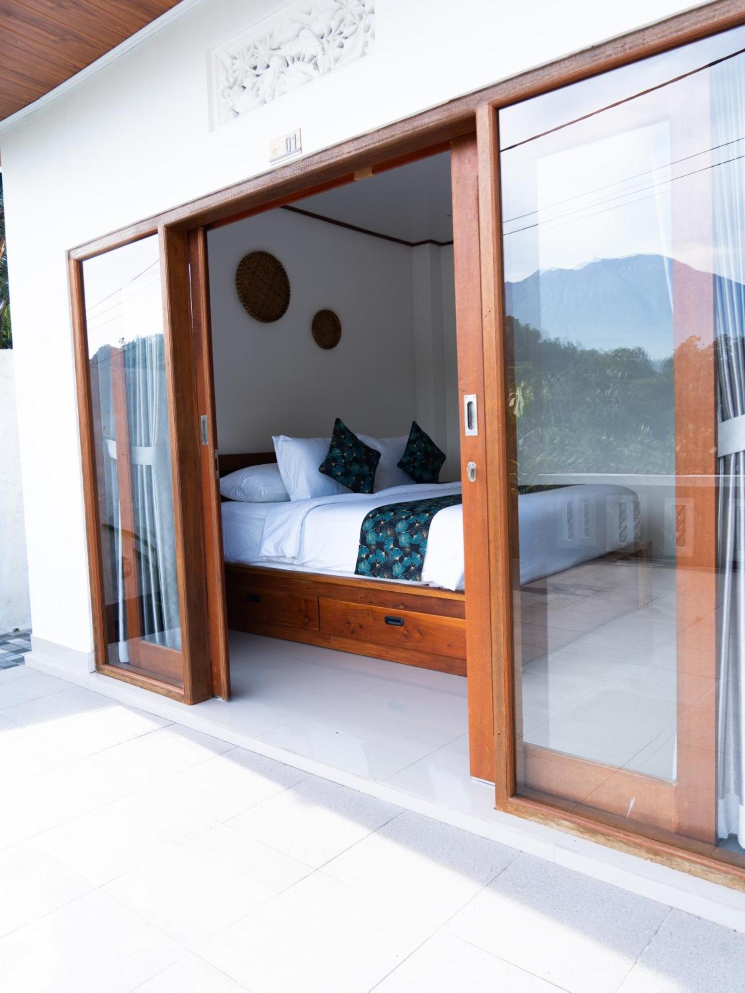 Bisbis House Iseh Village Selat Buitenkant foto